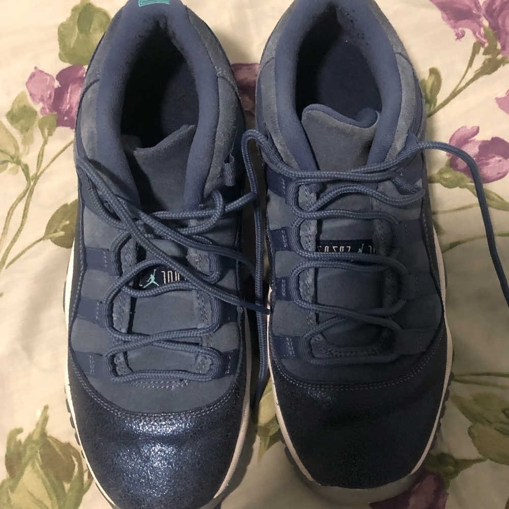 Jordan sneakes/shoes